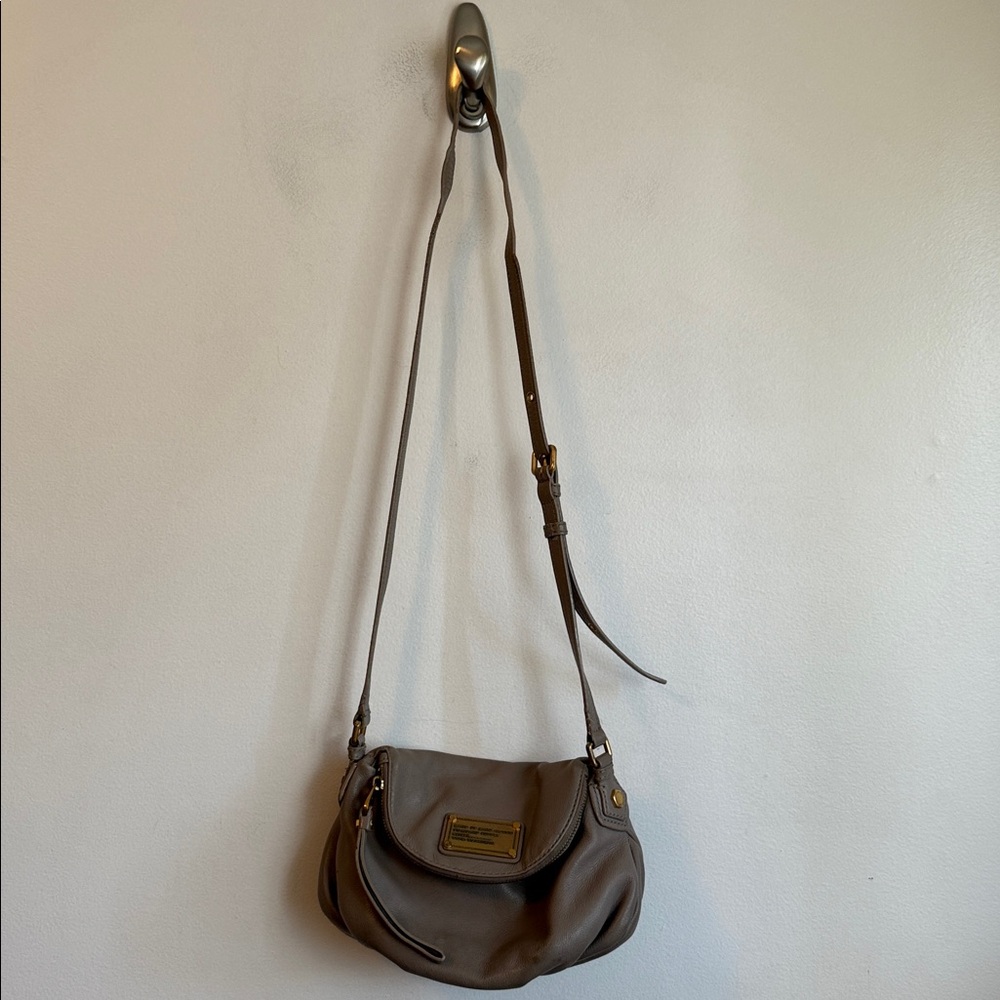 Marc Jacobs Classic Q Natasha Crossbody Bag Gray Preowned